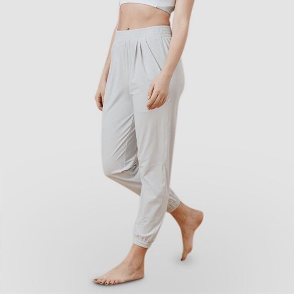 EUC ADAYโPACK IT UP JOGGERS SIZE MEDIUM